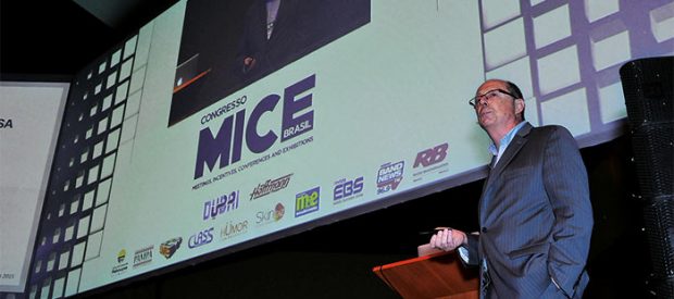 Experiential Marketing: A força da experiência! com Celso Schvartzer