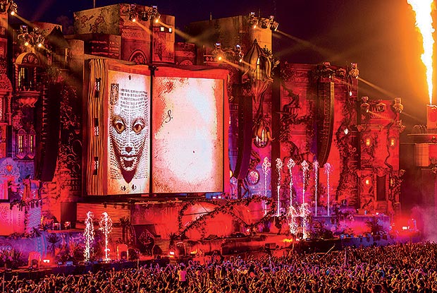Tomorrowland Cenografia
